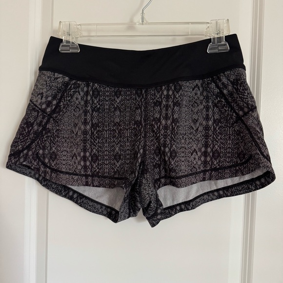 Athleta Pants - Athleta Black and Gray Patterned Athletic Shorts, XS